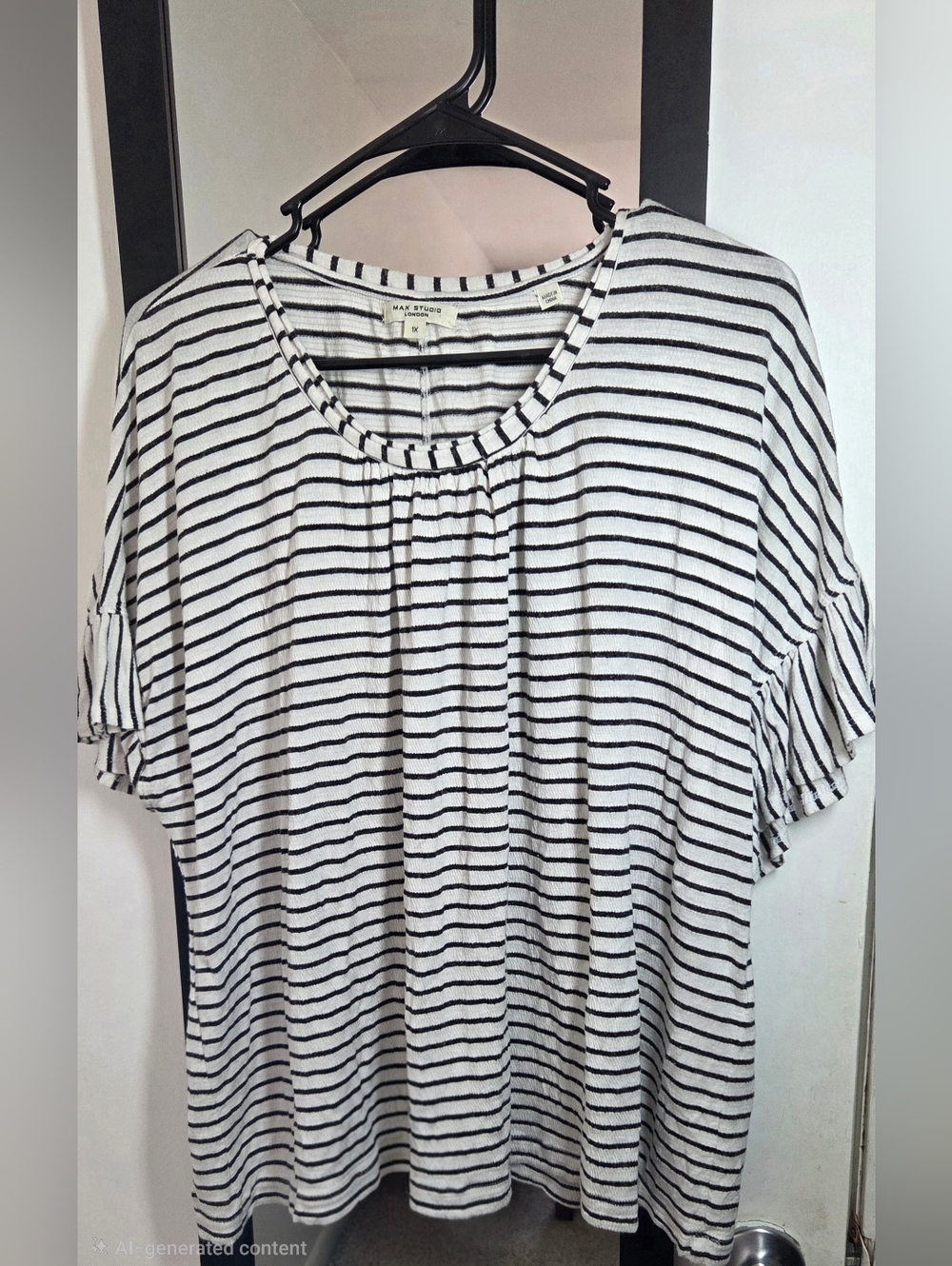 Max Studio Black & White Striped Short Sleeve Tee